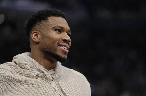Shams:整个NBA都在等着字母哥的情况 他的去向将影响多支队伍
